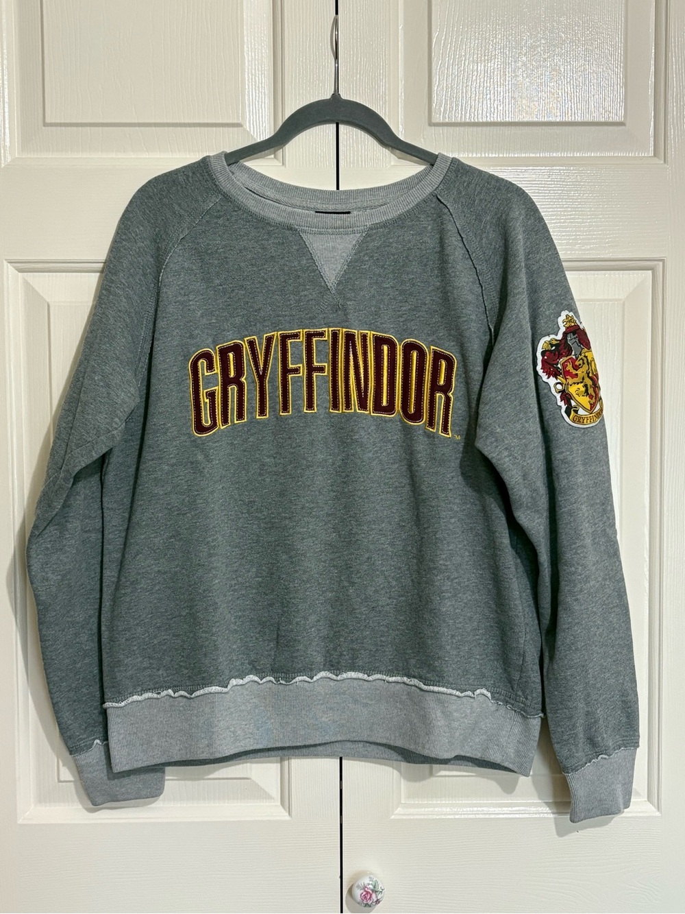 Harry Potter Universal Studios Gryffindor Crewneck Sweater Size Medium